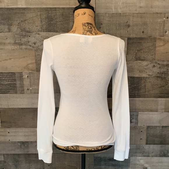 Universal Thread Henley - Picture 2 of 8